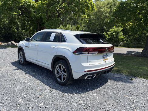 Used 2024 Volkswagen Atlas Cross Sport SEL R-Line AWD/4WD image 7