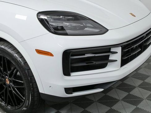 New 2026 Porsche Cayenne AWD image 40