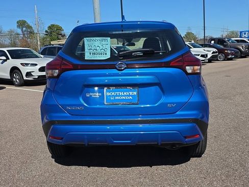 Used 2021 Nissan Kicks SV image 4