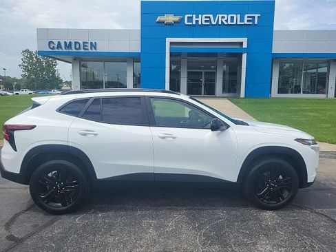 New 2026 Chevrolet Trax ACTIV w/ Sunroof Package FWD image 15