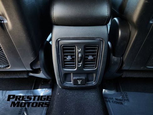 Used 2021 Jeep Grand Cherokee Laredo X AWD/4WD image 22