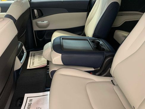 New 2026 Kia Carnival EX image 5