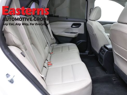 Used 2023 Nissan Rogue SV w/ SV Premium Package AWD/4WD image 23