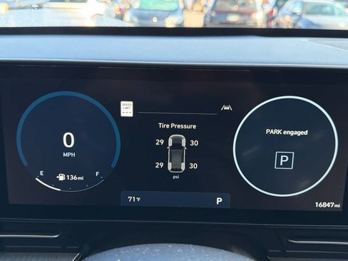 Used 2024 Hyundai Kona Limited AWD/4WD image 8