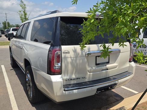Used 2015 GMC Yukon XL Denali w/ Premium Package AWD/4WD image 2