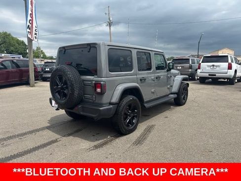 Used 2021 Jeep Wrangler Unlimited Sahara AWD/4WD image 3