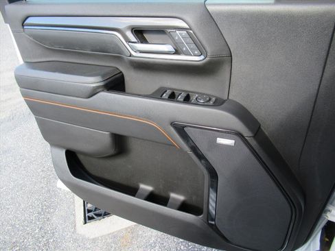 Used 2024 GMC Sierra 2500 AT4 w/ AT4 Premium Plus Package image 29