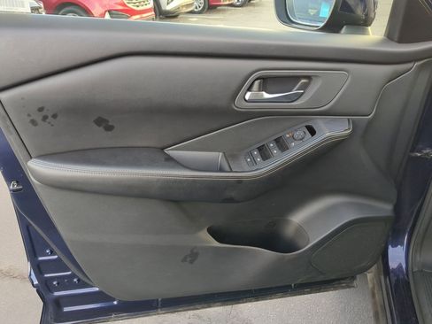 Used 2024 Nissan Rogue SV image 14