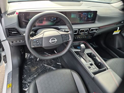 New 2027 Nissan Sentra SR w/ SR Premium Package FWD image 2