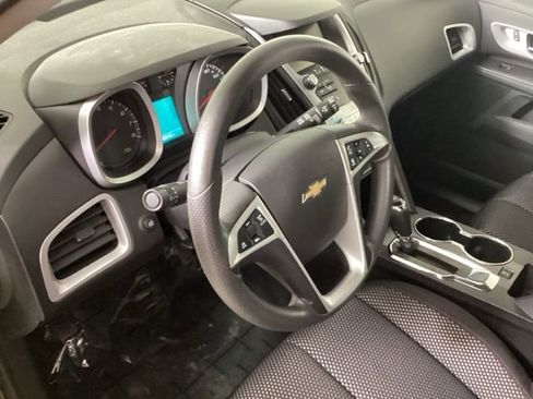Used 2017 Chevrolet Equinox LT image 9