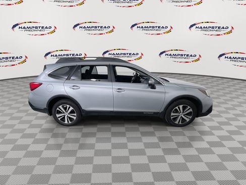 Used 2018 Subaru Outback 2.5i Limited AWD/4WD image 9