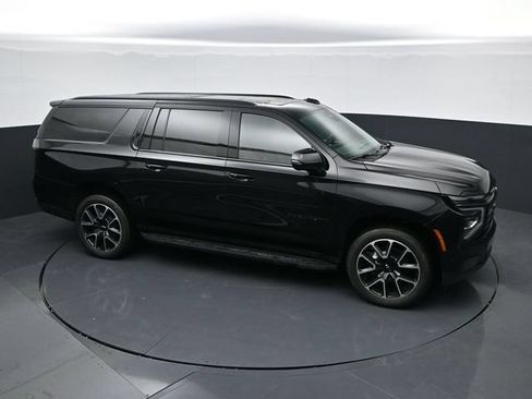 Used 2025 Chevrolet Suburban RST w/ Comfort Package AWD/4WD image 29