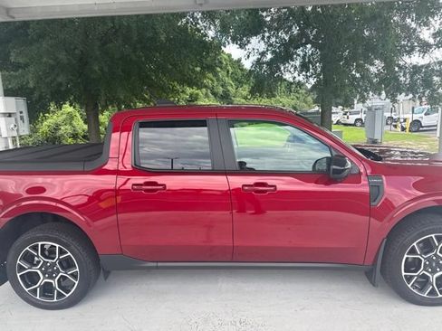 Used 2025 Ford Maverick Lariat AWD/4WD image 2