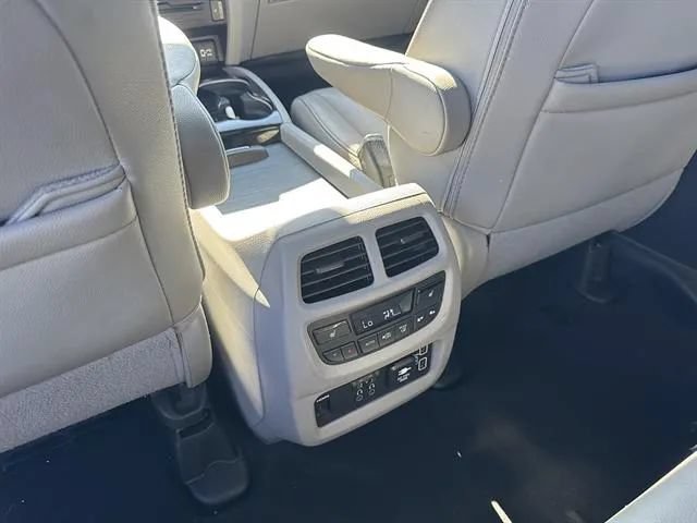 Used 2019 Honda Pilot Touring image 16
