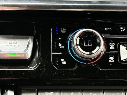 New 2026 GMC Sierra 2500 Denali Ultimate w/ LPO, Black Badging Package image 21