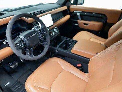 Used 2024 Land Rover Defender 90 V8 image 17
