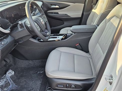 New 2025 Buick Envista Avenir image 9