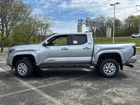 New 2026 Toyota Tacoma SR5 AWD/4WD image 12