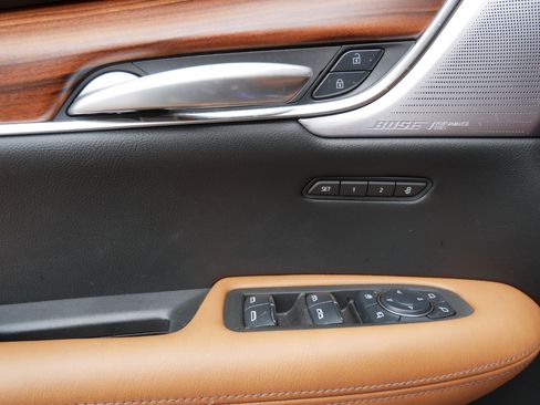 Used 2025 Cadillac XT5 Premium Luxury w/ Technology Package image 9