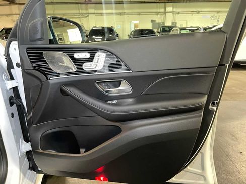 Used 2026 Mercedes-Benz GLS 450 4MATIC image 10