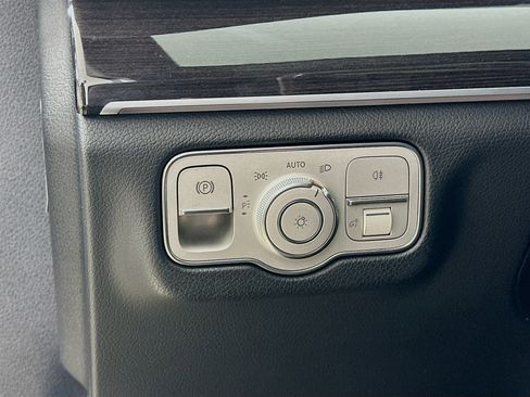 Certified 2021 Mercedes-Benz GLE 350 4MATIC w/ Premium Package image 10