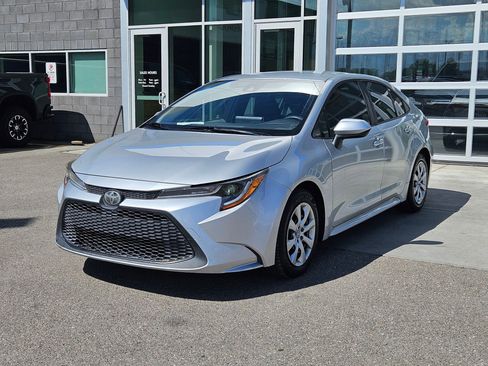 Used 2020 Toyota Corolla LE w/ Carpet Mat Package (TMS) FWD image 8