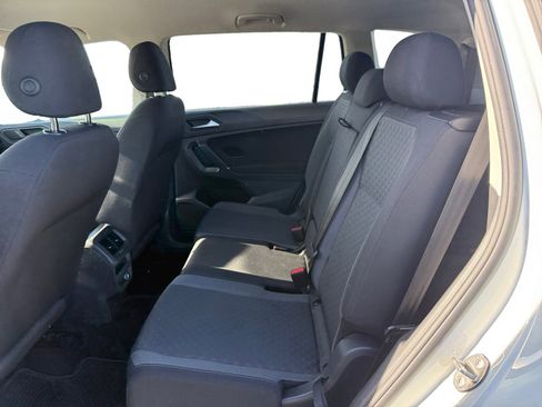 Used 2020 Volkswagen Tiguan S image 16