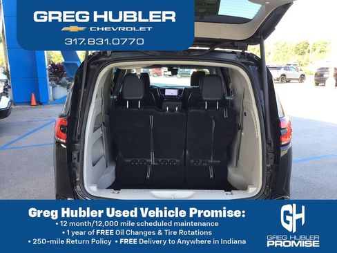 Used 2024 Chrysler Pacifica Touring-L FWD image 39