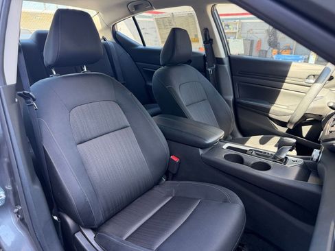 Used 2025 Nissan Altima 2.5 SV image 36