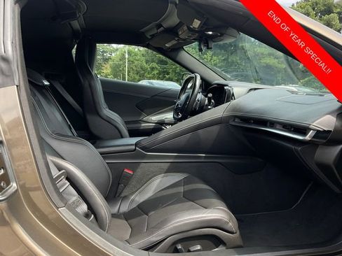 Used 2021 Chevrolet Corvette Stingray w/ Z51 Performance Package image 10