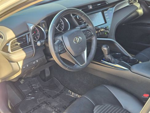 Used 2020 Toyota Camry SE image 10