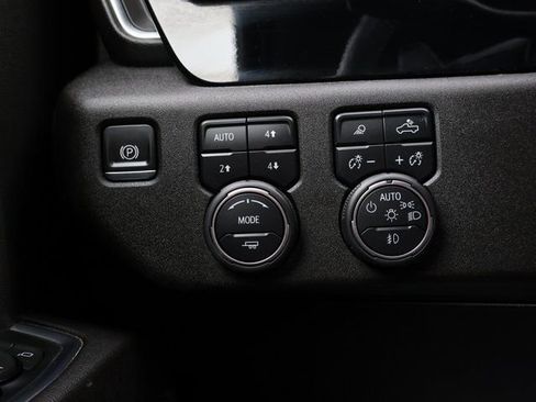 Certified 2024 Chevrolet Silverado 1500 LTZ AWD/4WD image 39