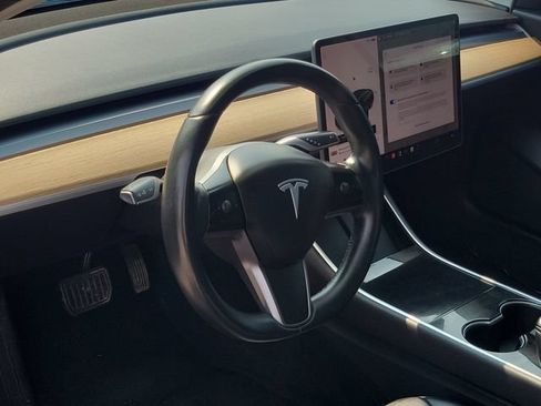 Used 2019 Tesla Model 3 Mid Range RWD image 8