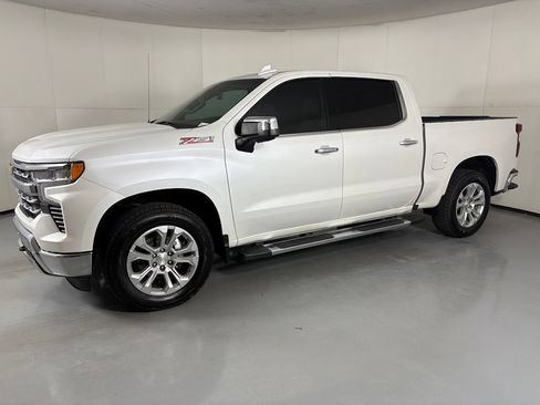 Used 2023 Chevrolet Silverado 1500 LTZ w/ LTZ Premium Package AWD/4WD image 5