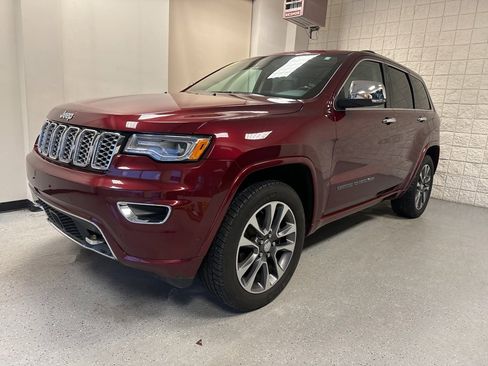 Used 2017 Jeep Grand Cherokee Overland w/ Jeep Active Safety Group image 15