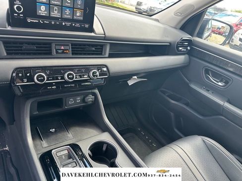 Used 2025 Honda Pilot Elite image 17