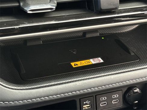 Used 2024 Toyota Highlander XLE image 23