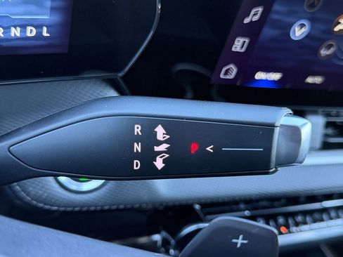 New 2026 Chevrolet Equinox LT w/ Convenience Package II image 19