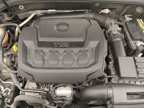 Used 2018 Volkswagen Passat 2.0T SE image 30