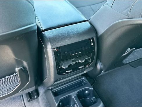 Used 2024 Jeep Grand Cherokee L Laredo image 23