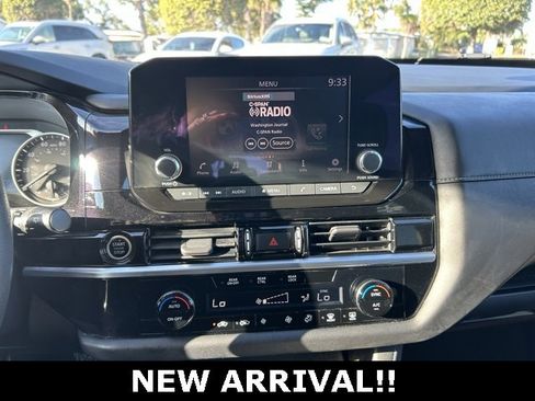 Used 2022 Nissan Pathfinder S image 24