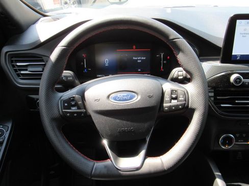 Used 2025 Ford Escape ST-Line FWD image 19