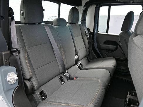 New 2026 Jeep Gladiator Sport image 38