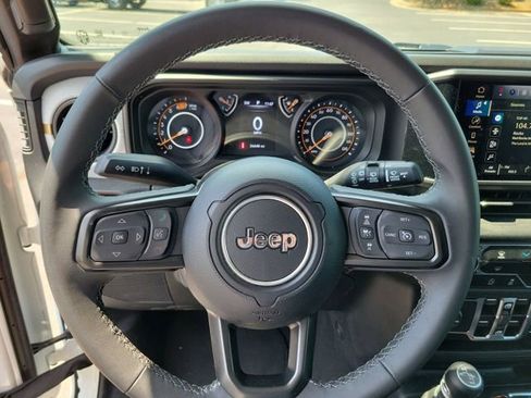 Used 2025 Jeep Wrangler Sport S AWD/4WD image 15