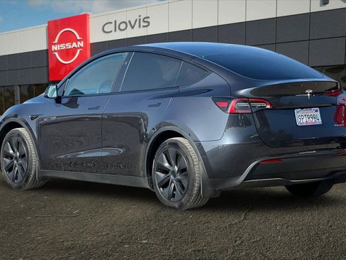 Used 2024 Tesla Model Y Long Range image 7