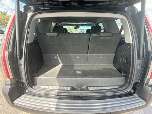 Used 2018 Cadillac Escalade Luxury image 30