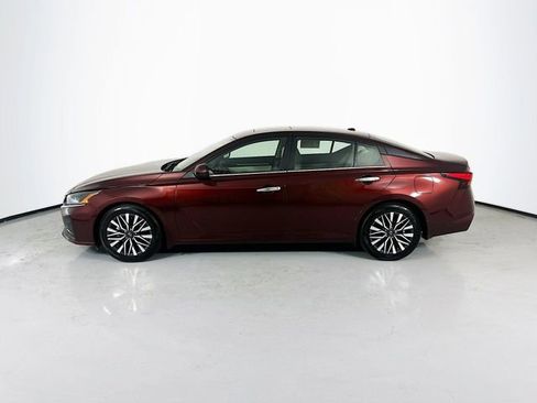 Used 2023 Nissan Altima 2.5 SV w/ SV Premium Package image 6