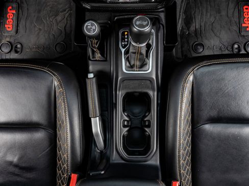 Used 2021 Jeep Wrangler Unlimited Sahara AWD/4WD image 28