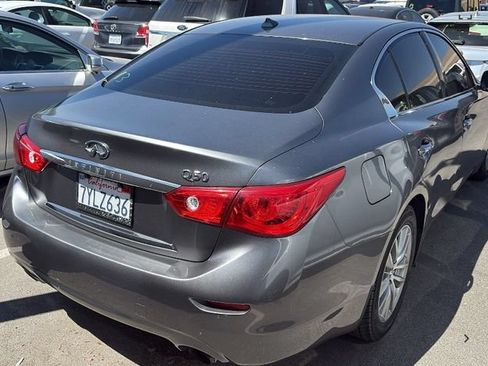 Used 2017 INFINITI Q50 2.0t w/ Moonroof Package RWD image 2