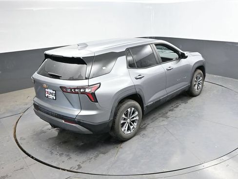 Used 2025 Chevrolet Equinox LT FWD image 32